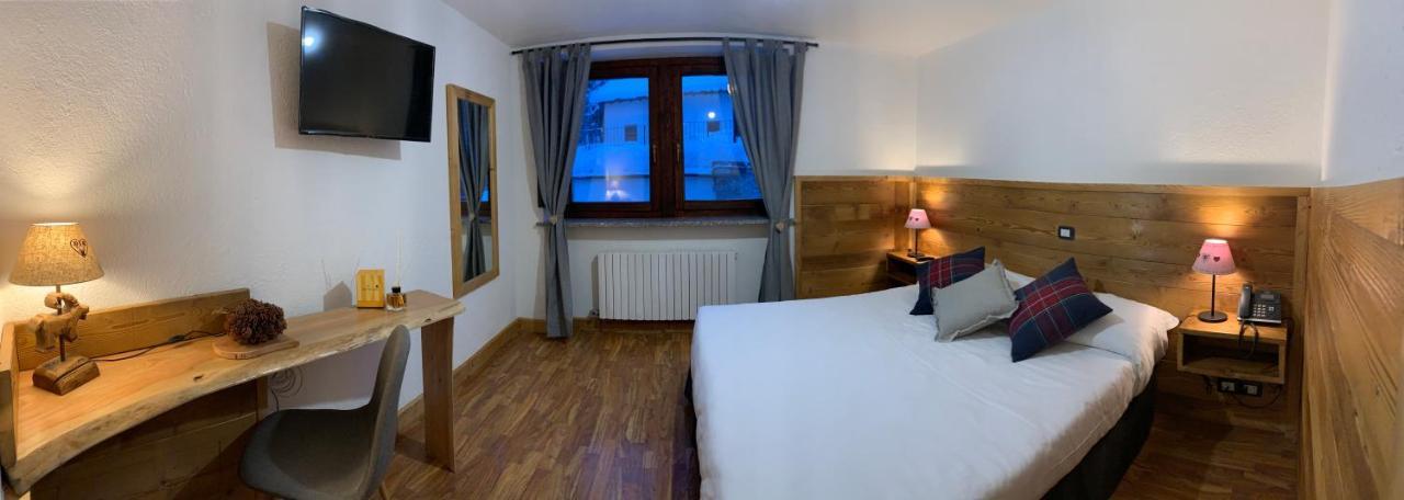 Hotel Coeur Du Village Ла-Тюїль Екстер'єр фото