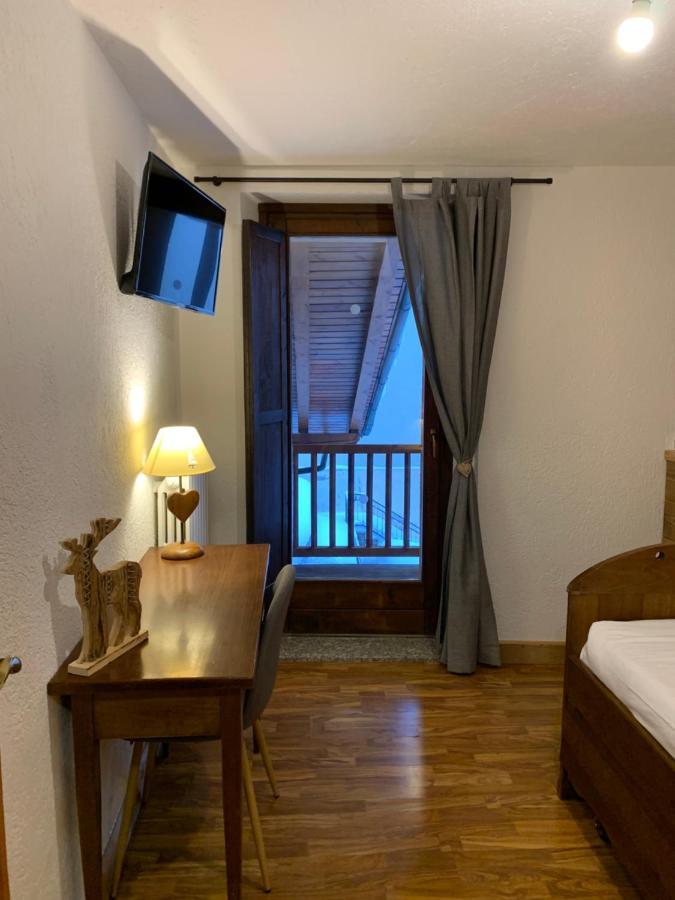 Hotel Coeur Du Village Ла-Тюїль Екстер'єр фото