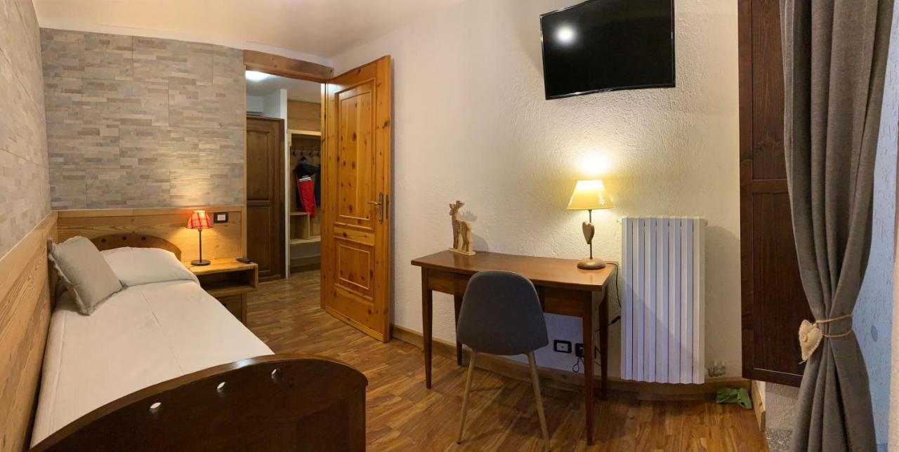 Hotel Coeur Du Village Ла-Тюїль Екстер'єр фото