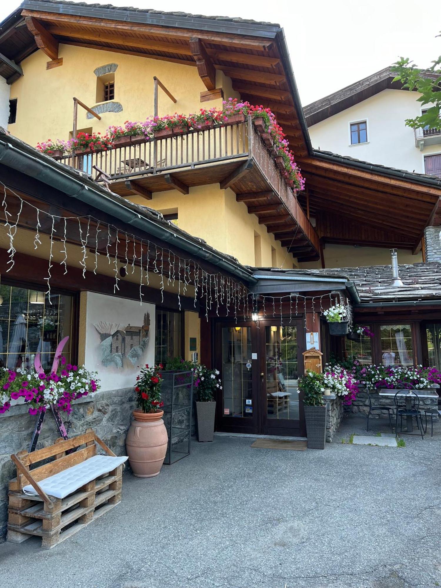 Hotel Coeur Du Village Ла-Тюїль Екстер'єр фото
